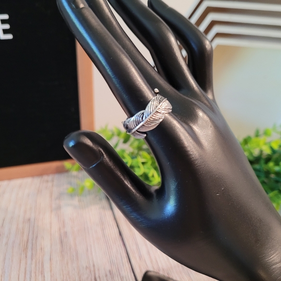 Antique Silver Feather Cuff Ring ✨️ - Picture 6 of 9